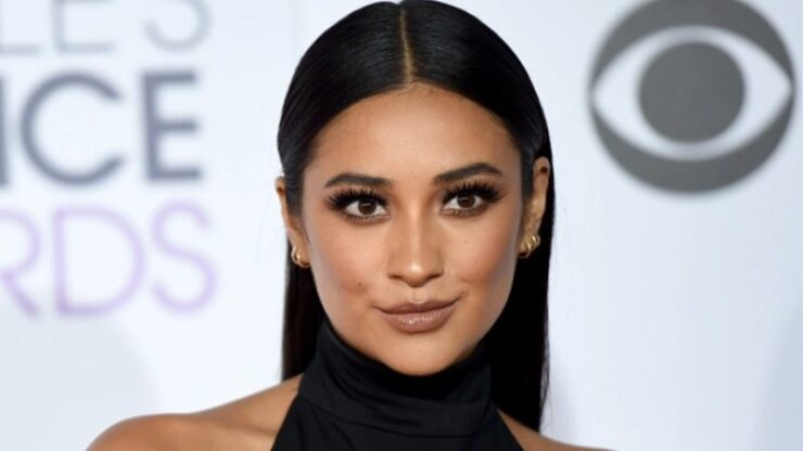 Shay Mitchell Net Worth 2023 | Gains, Carrière, Bio & Famille