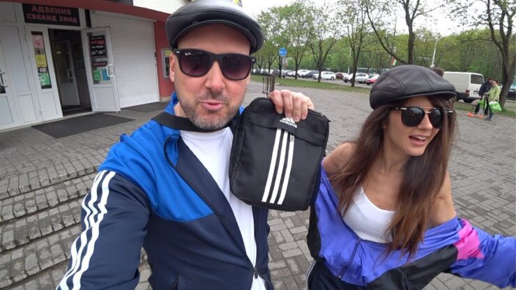 Bald and Bankrupt avec sa petite amie biélorusse Alina Adzika